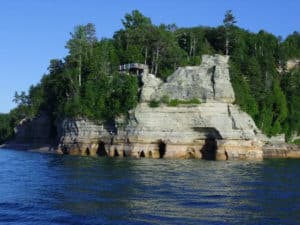 painted rocks boat cruise