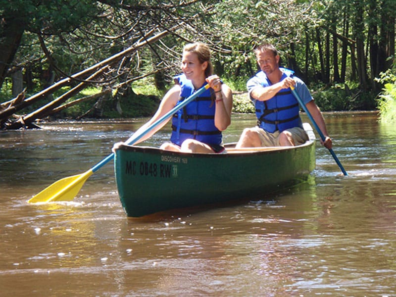 canoeing-trip-paddling-michigan