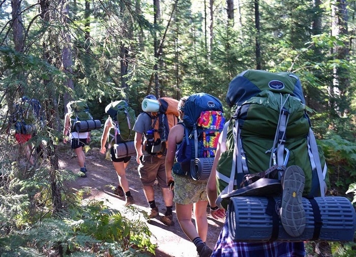 hiking-pictured-rocks-national-lakeshore