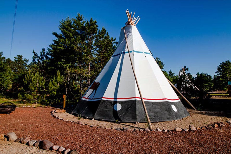 au-train-beach-tipi