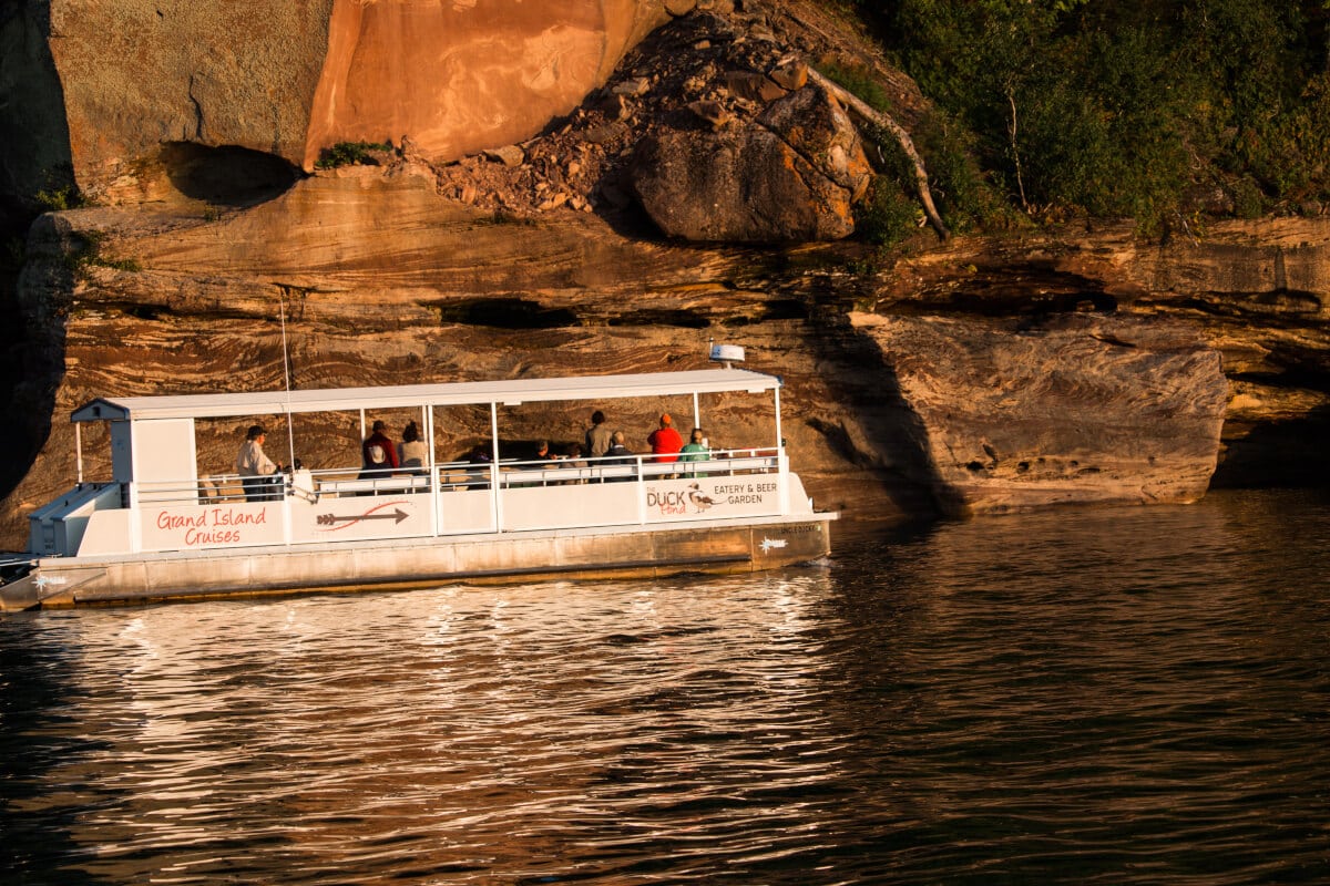 grand-island-boat-tour-at-sunset